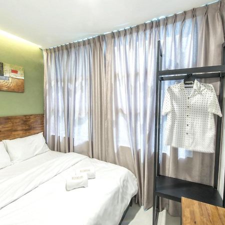 Econtel Queensbay Sungai Dua Bukit Екстер'єр фото