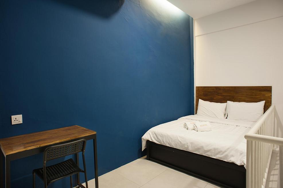 Econtel Queensbay Sungai Dua Bukit Екстер'єр фото